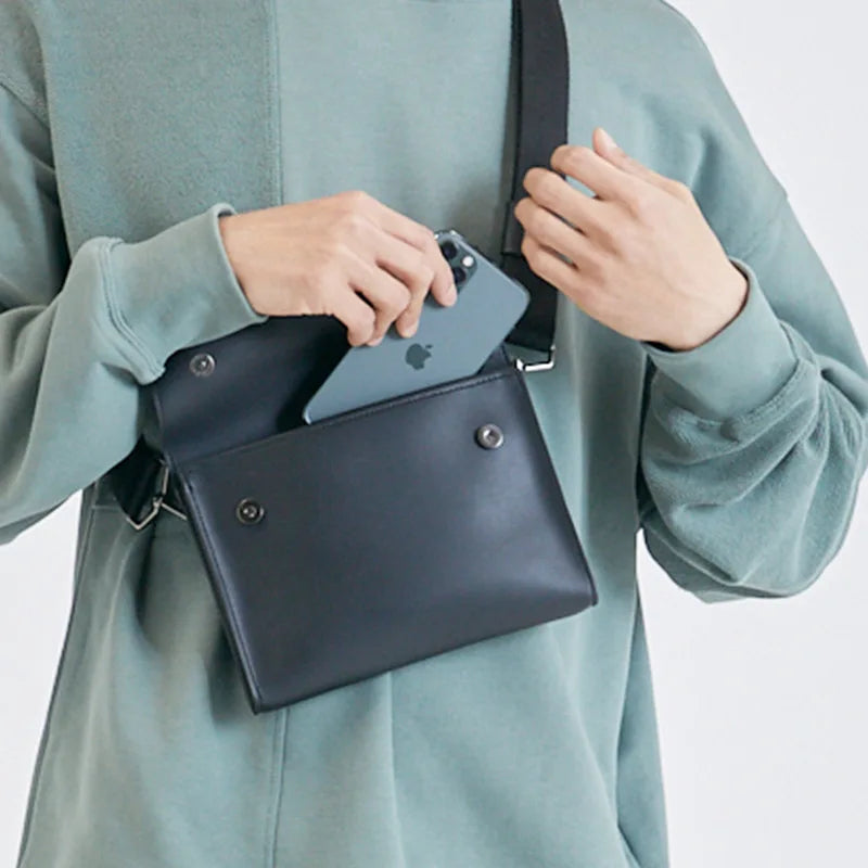 Brand Men Shoulder Bag Pu Leather Korean Messenger Bags for Man New Small Male Crossbody Chest Phone Bag Designer Handbags Black