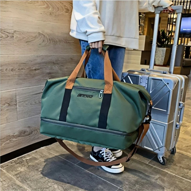 Sports handbag,fitness bag,expandable travel bag with large capacity.Perfect for gym,weekend trips,and carry-on,and versatile.