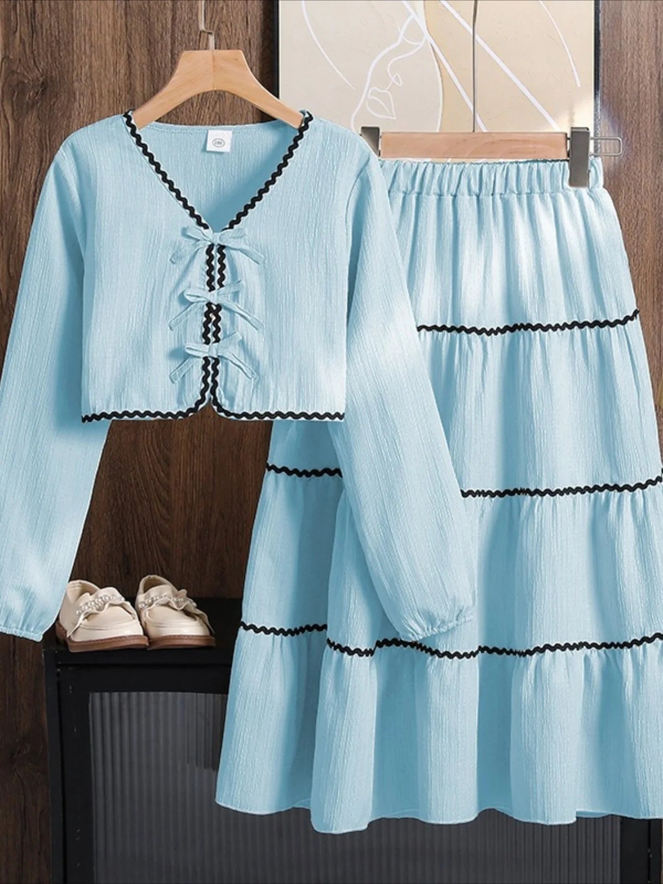 Girl's Outfit Spring and Autumn New Fashion V-neck Long Sleeved Top Temperament Half Skirt Children's Set