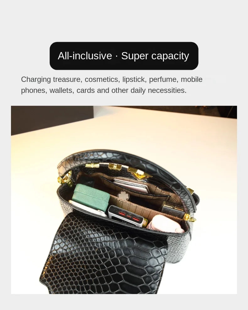 fashionable and versatile handbag with a high-end feel. It's a niche bag for middle-aged moms to carry diagonally