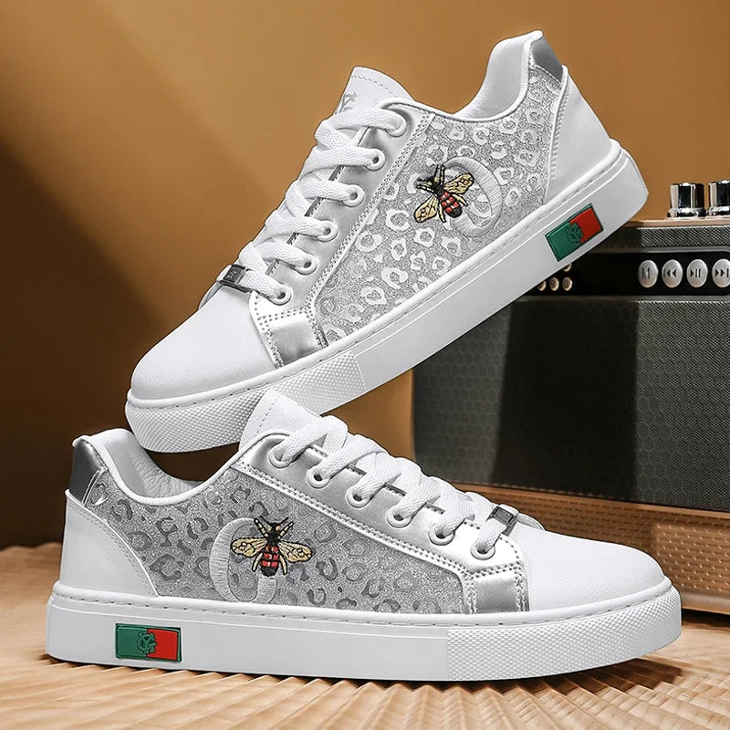 Men Sports Shoes Non Slip Breathable Comfortable Walking Shoes for Men Outdoor Casual Sneakers White Durable Skateboard Shoes