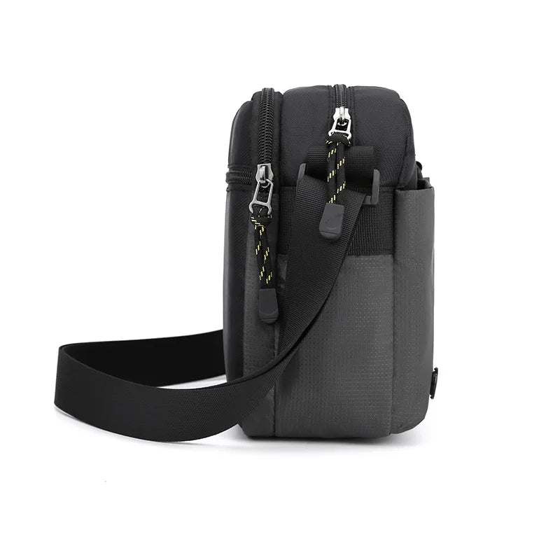 2025 New Men Messenger Bag Waterproof Nylon Small Satchel Shoulder bag Casual Travel Crossbody bags For Male Belt Handbag Man 가방