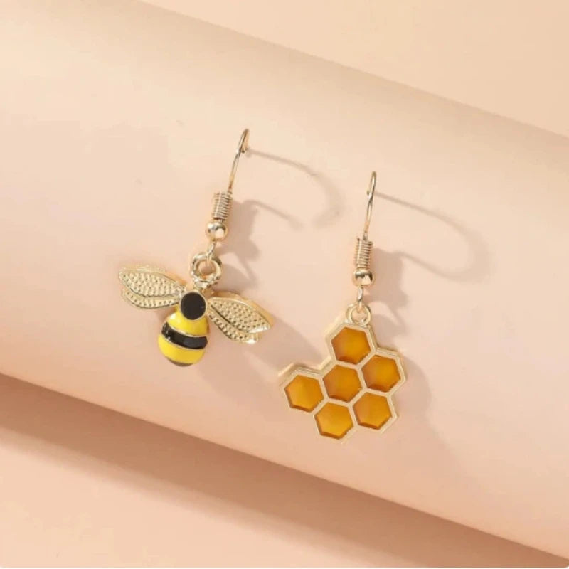 Cross-border asymmetric bee hive earring cartoon insect fashion creative earrings