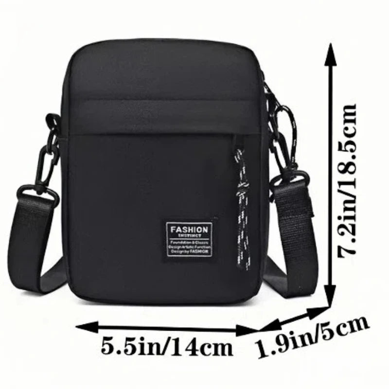 Men's bag, available in single shoulder or cross-body design, suitable for daily use during school. Made of nylon material.