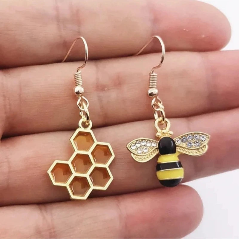 Cross-border asymmetric bee hive earring cartoon insect fashion creative earrings