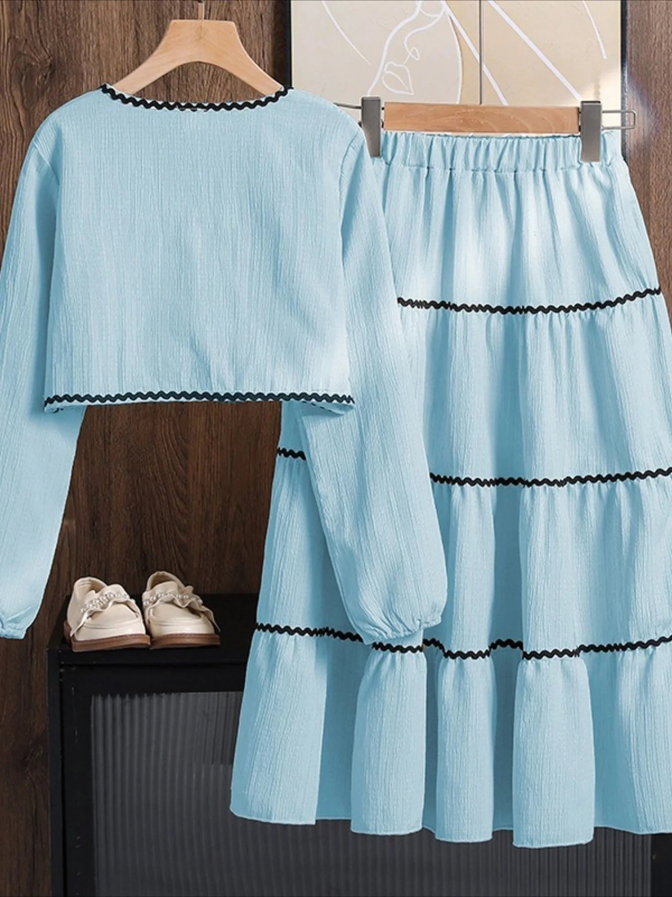 Girl's Outfit Spring and Autumn New Fashion V-neck Long Sleeved Top Temperament Half Skirt Children's Set