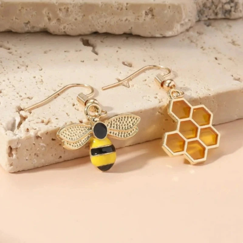 Cross-border asymmetric bee hive earring cartoon insect fashion creative earrings