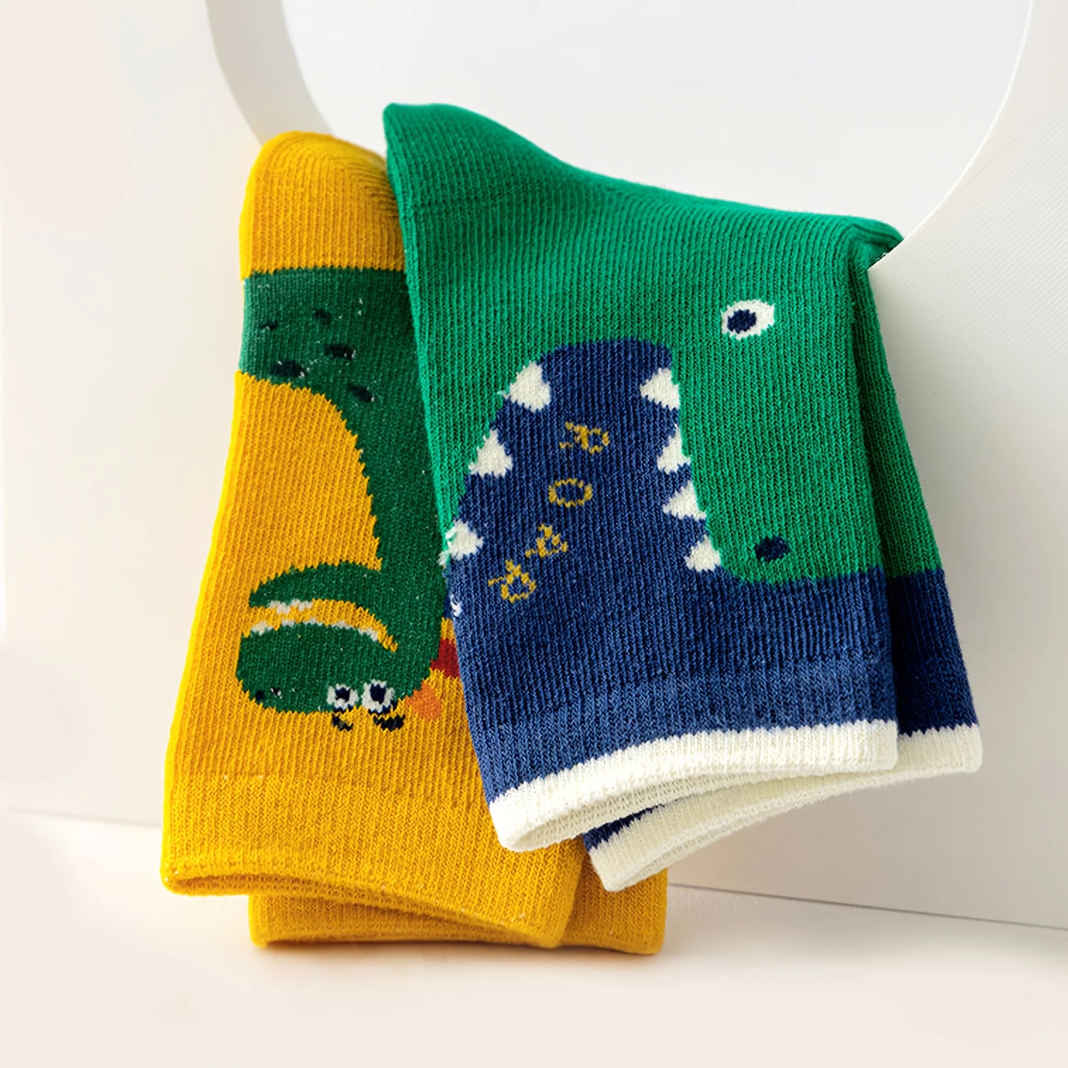 5 Pairs of Children's Floor Socks with Letter Stripes, Cartoon Big-Eyed Dinosaur Pattern, for Boys and Girls, Baby Toddler Soft-Soled Indoor Non-Slip Mid-Tube Socks, Suitable for Casual Daily Life