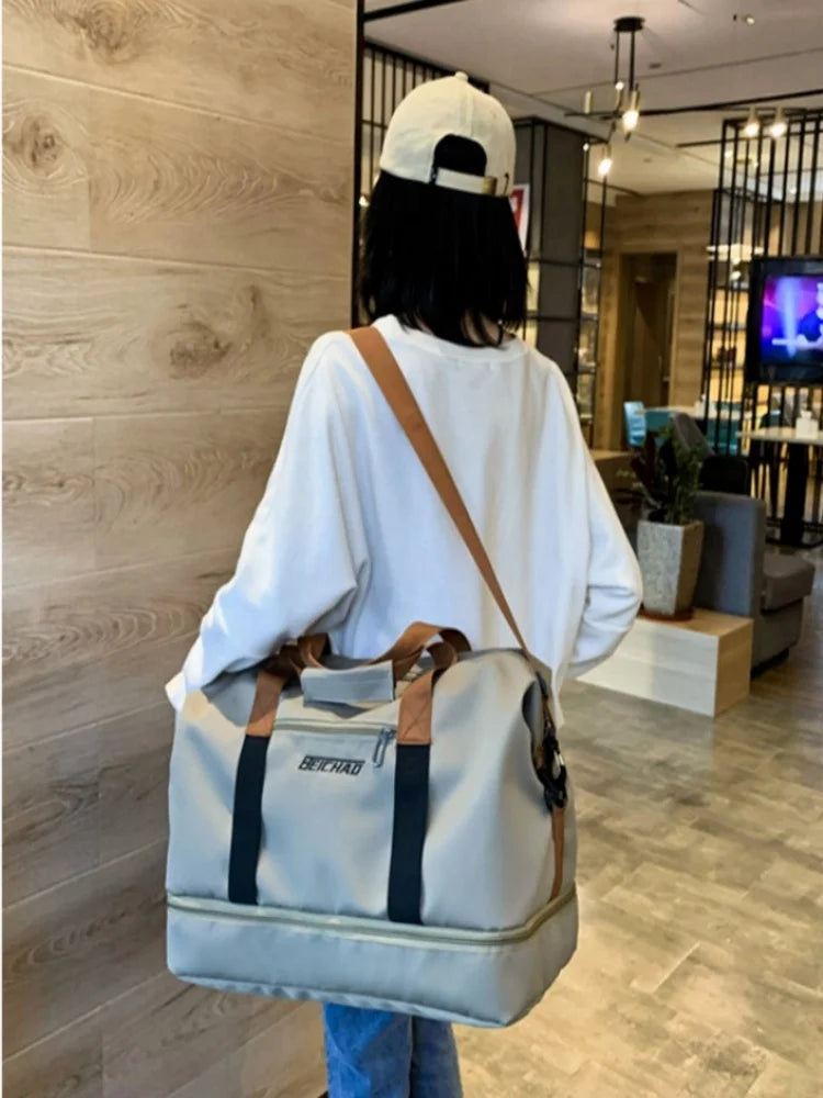 Sports handbag,fitness bag,expandable travel bag with large capacity.Perfect for gym,weekend trips,and carry-on,and versatile.